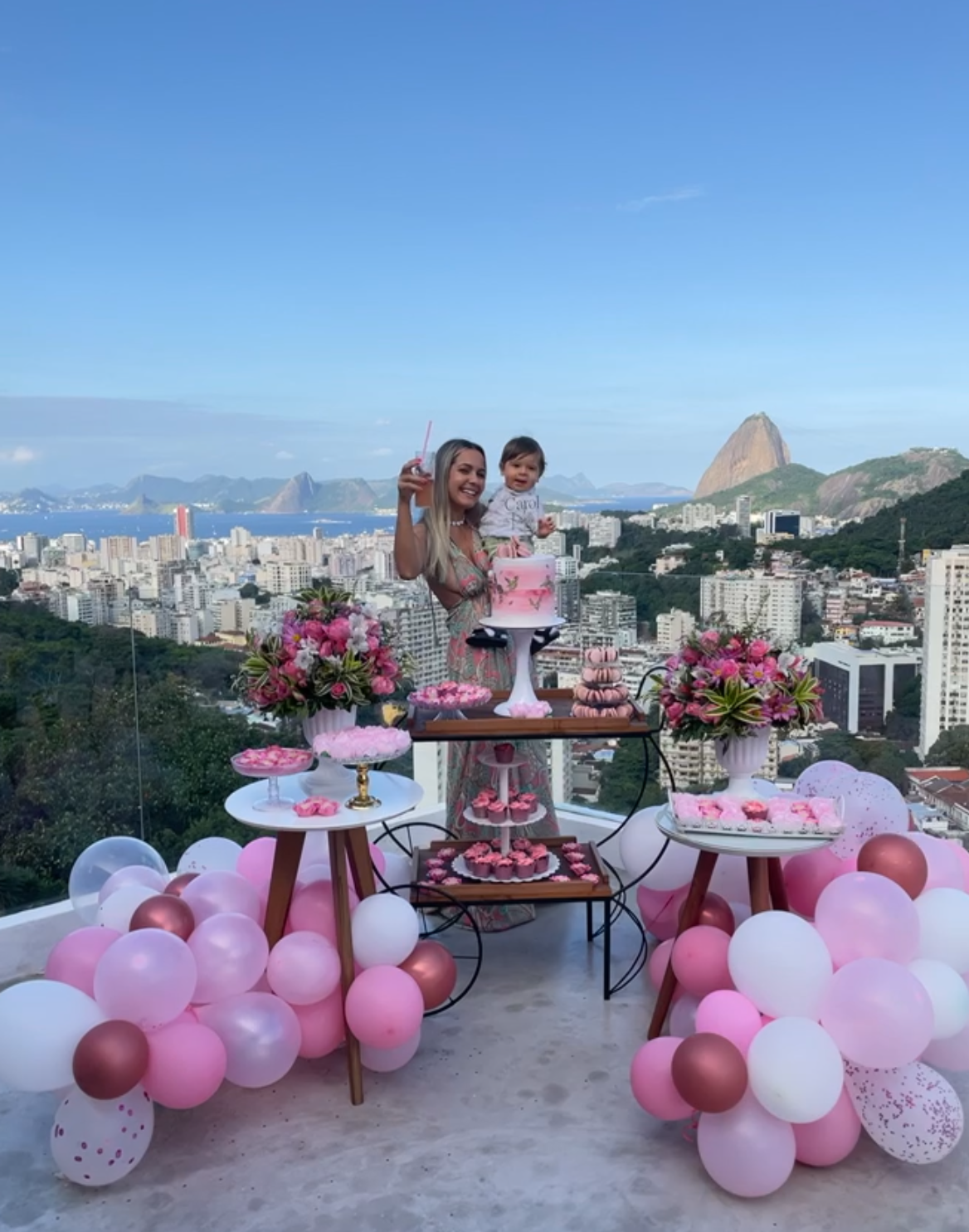 O espaço — cobertura aberta com vista 360° do Rio